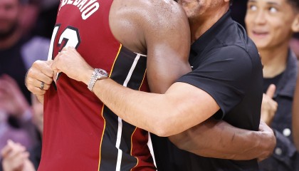 乐鱼官网-阿里纳斯：若阿德巴约79分时被换下 他整个生涯都会遗憾&amp;怨恨教练