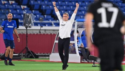 乐鱼官网-德国国奥10打11险胜仍不足喜，队长克鲁泽求婚添喜